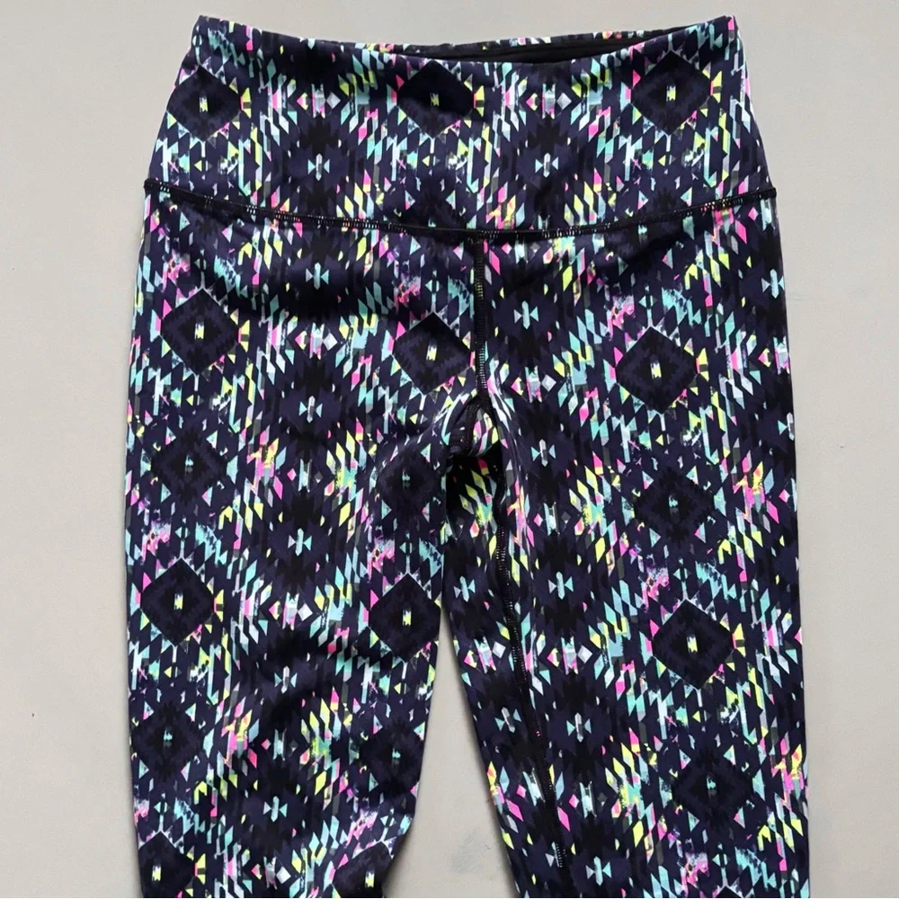 VICTORIA’S SECRET VSX Bold Neon Aztec Geometrical Print Sporty Knockout Leggings - Picture 6 of 8